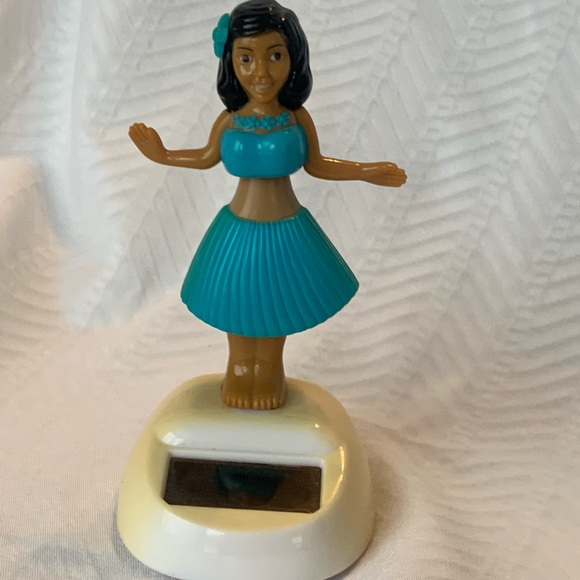 Dashboard Hula Girl - Picture 2 of 7